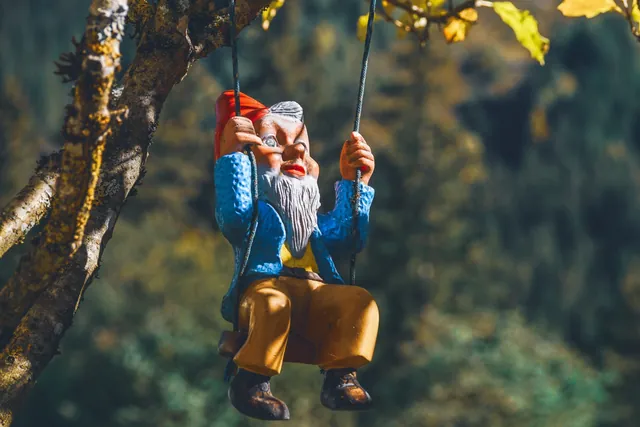 Son nain de jardin disparu lui expédie des cartes postales